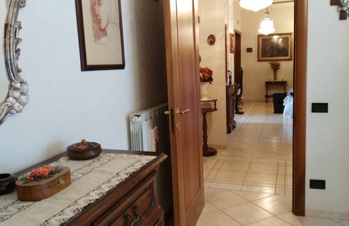 Scandicci Apartment | Small price/FREE WIFI/Lovley flatFast tram in 12 minuts in Florence center.