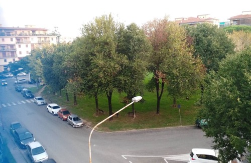 Scandicci Apartment | Small price/FREE WIFI/Lovley flatFast tram in 12 minuts in Florence center.