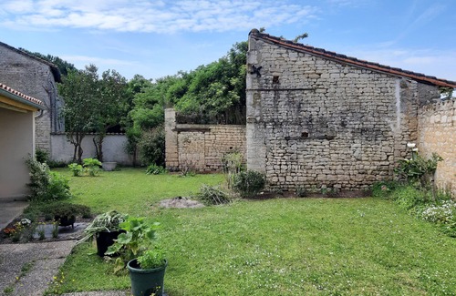 Vouharte House | Small quiet house in the countryside