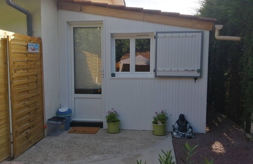 Biganos House | Small semi-detached house