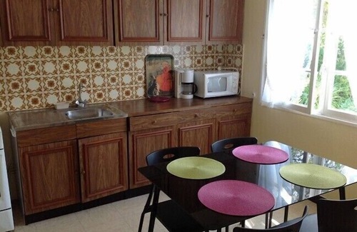 Loctudy House | Small single-storey house with enclosed garden