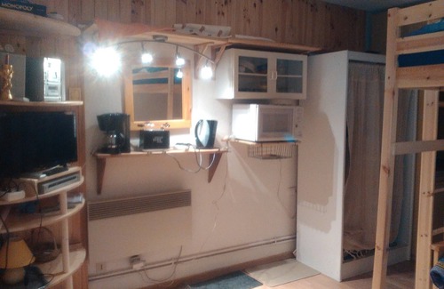 Saint-Etienne-de-Tinee Apartment | SMALL STUDIO AT THE FOOT OF THE SLOPES FULL CENTER OF THE STATION