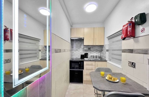 Maerdy Apartment | Small Studio Suite w/VIP lounge access - Maerdy