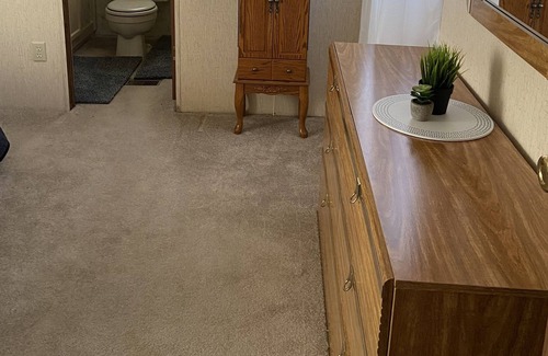 Greensburg House | Small Town Charm, just minutes from Green River Lake!