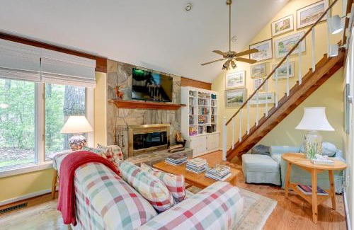 Lake Sequoyah House | Smallwood Cute Highlands Home with Screened Porch!