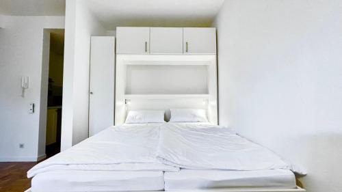 Freiberg am Neckar Apartment | SmartApart nähe Stuttgart mit Garten und Workspace