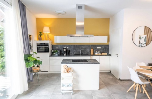 Bad Zwischenahn Apartment | SmartFewo: Forest walk | terrace | sauna - Residence by the small sea
