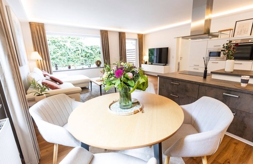 Bad Zwischenahn Apartment | SmartFewo: Suite | Central | Terrace | Parking lot