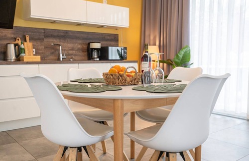 Bad Zwischenahn Apartment | SmartFewo: Wonder of nature | terrace | sauna | park - Residence by the small sea