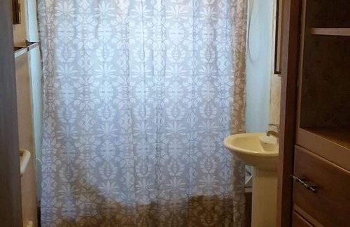 Klamath Falls House | Smarthouse ❤️2 Kings + Queen | BBQ Gas Firepit Patio Chairs |Pet Friendly Huge