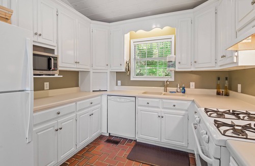 Crane Hill House | Smith Lake Retreat: 4 BR, 3 BA in Crane Hill, Sleeps 10