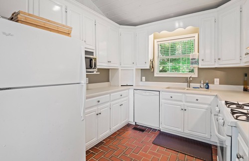 Crane Hill House | Smith Lake Retreat: 4 BR, 3 BA in Crane Hill, Sleeps 10