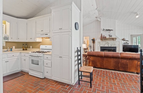 Crane Hill House | Smith Lake Retreat: 4 BR, 3 BA in Crane Hill, Sleeps 10