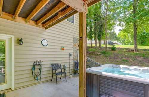 Hardy House | Smith Mountain Lake Vacation Rental Near Marina!