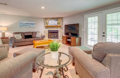 Hardy House | Smith Mountain Lake Vacation Rental Near Marina!