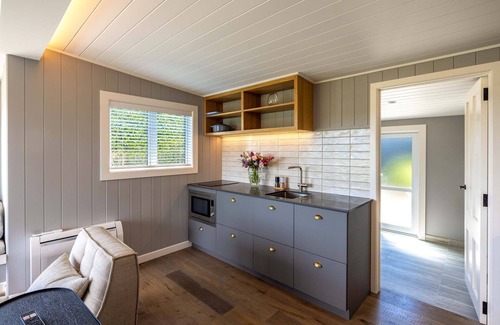 Oneroa House | Smiths Cottage | Stay Waiheke