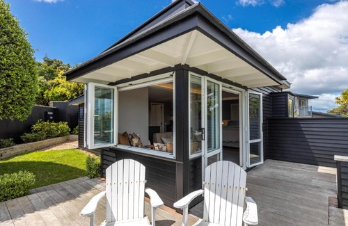 Oneroa House | Smiths Cottage - Stay Waiheke