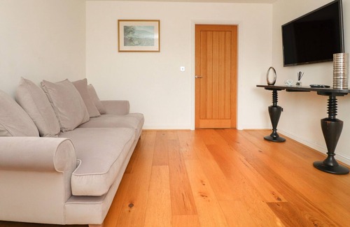 Hurst Green Cottage | SMITHY COTTAGE, character holiday cottage in Ribchester