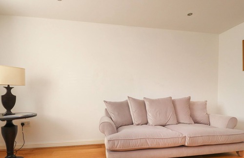 Hurst Green Cottage | SMITHY COTTAGE, character holiday cottage in Ribchester