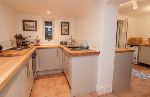 Wrexham Cottage | SMITHY COTTAGE, pet friendly, character holiday cottage in Wrexham
