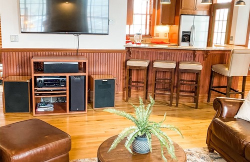 Traverse City Apartment | Smittys TC nVictorian Carriage House Meets Urban Loft nGranite, Maple, Stainless