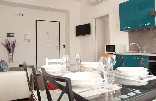 Santa Maria Novella Apartment | SMN Station 1 - Best position, just in front of SMN Station exit