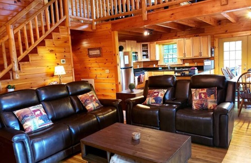 Waynesville Cabin | Smokey Mountain Retreat