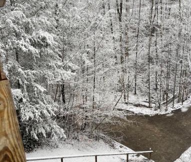 Cosby House | Smokey Mountain Retreat, hot tub, game room, sleeps 8!