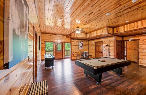 Caton House | Smokey’s Paradise by AvantStay Sleeps 22 Pool