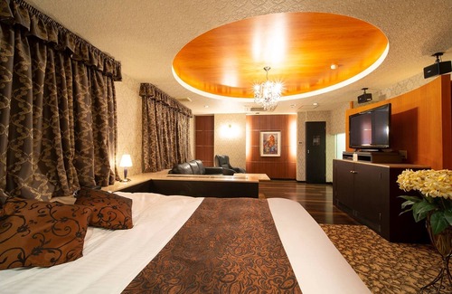 Nishinomiya Hotel | Smoking Royal Room with bath and toilet /Nishinomiya Hyōgo