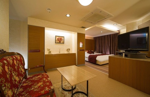 Nishinomiya Hotel | Smoking Royal Room with bath and toilet /Nishinomiya Hyōgo