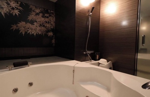 Toyonaka Hotel | SmokingDogfriendly Room only small dogs allowed Breakfast included/Toyonaka Ōsaka