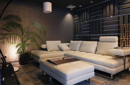 Toyonaka Hotel | SmokingLuxury city glamping Room Breakfast included barrel sauna BBQ openair bath/Toyonaka Ōsaka