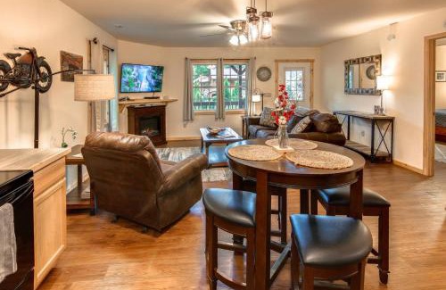 Cherokee House | Smoky Mountain Basecamp Just 5 Mins to Harrah Casino