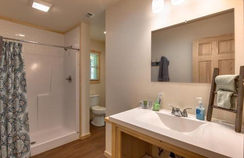 Cherokee House | Smoky Mountain Cabin by Tuckasegee River!