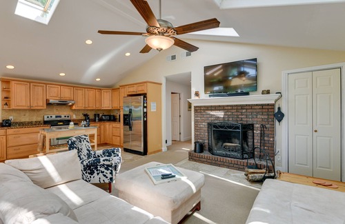 Franklin House | Smoky Mountain Getaway w/Private Hot Tub!