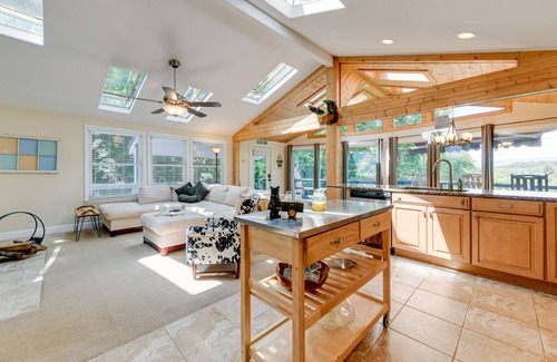 Franklin House | Smoky Mountain Getaway w/Private Hot Tub!