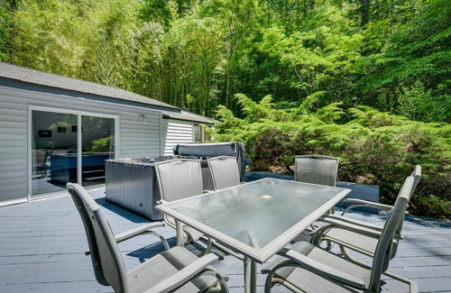 Franklin House | Smoky Mountain Getaway with Private Hot Tub!
