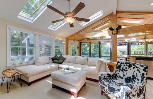 Franklin House | Smoky Mountain Getaway with Private Hot Tub!