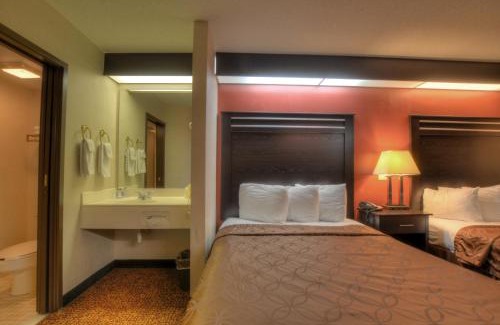 Cherokee Hotel | Smoky Mountain Inn & Suites