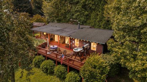 Settlers Ridge House | Smoky Mountain Mecca by Carolina Mornings