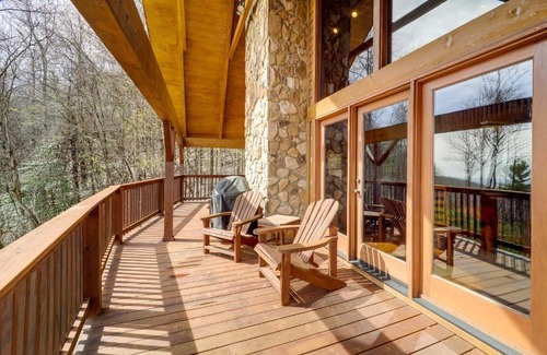 Deep Gap House | Smoky Mountain Vacation Rental with Large Deck!