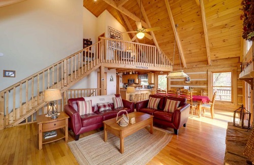 Deep Gap House | Smoky Mountain Vacation Rental with Large Deck!