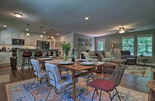 Leicester House | Smoky Mountains Leicester Home w/Deck!