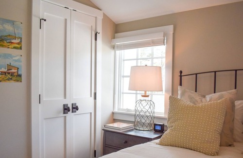 Cape Porpoise Apartment | "Smooth Sailing", Luxurious 2-BR in Historic Cape Porpoise