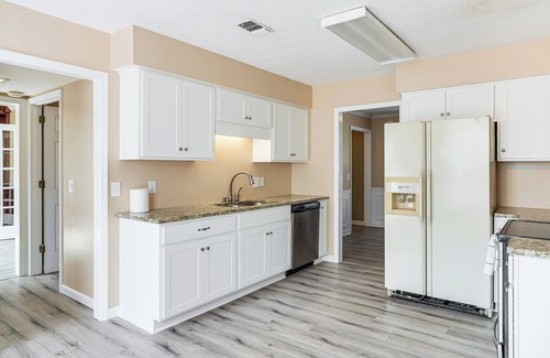 Smyrna House | Smyrna Home w/Private Yard: 25 Mi to Nashville!