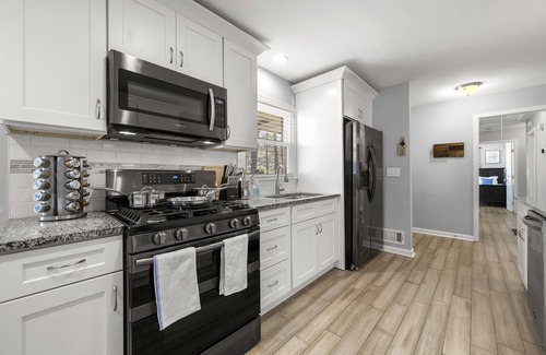 Smyrna House | Smyrna’s Slice of Heaven! 4BR 2BA