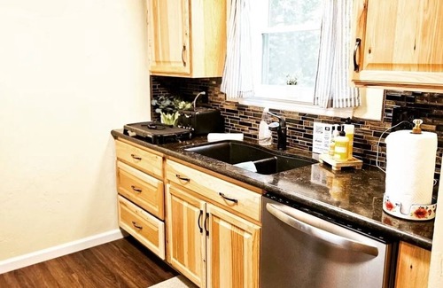 Cookson House | Snake Creek Lake House Getaway