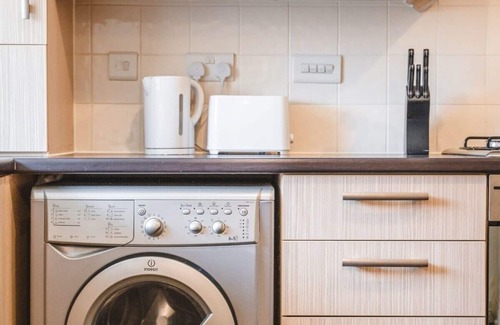 Darnall House | Snapos Apartments - Tudor Close