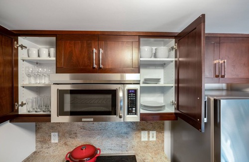 Back Bay East Apartment | Snazzy Back Bay 1BR w/W/D, Gym, Doorman, near T Station, by Blueground